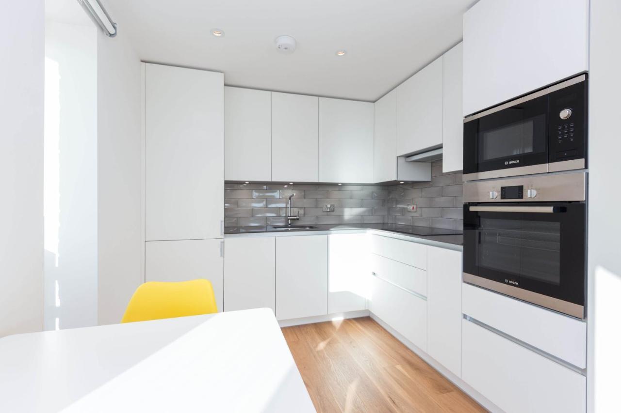 Spacious & Modern 1 Bedroom Close To Station In E16 Londres Extérieur photo