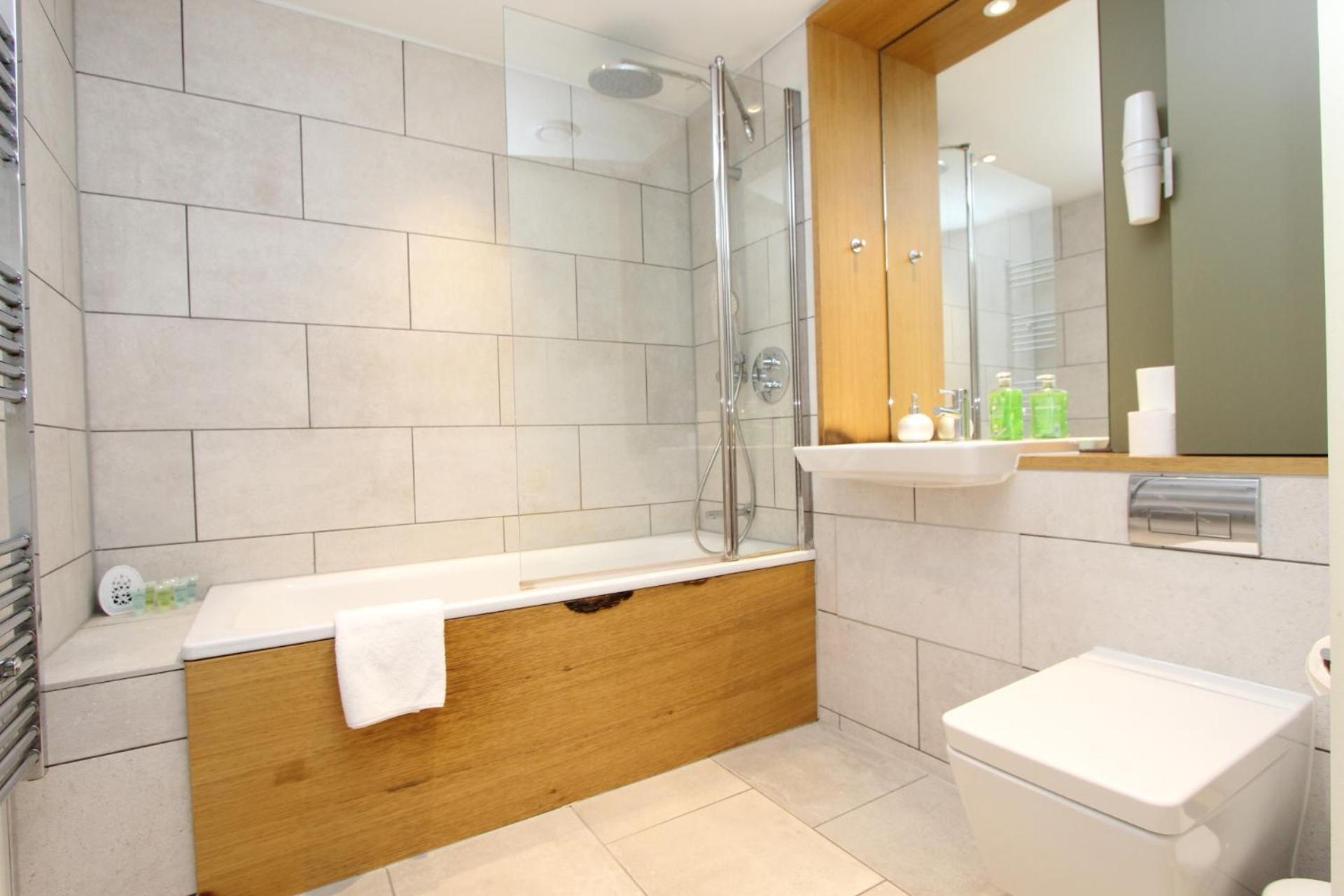 Spacious & Modern 1 Bedroom Close To Station In E16 Londres Extérieur photo